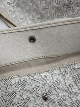 Load image into Gallery viewer, Authentic preowned white Goyard St. Louis pm