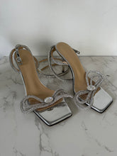 Load image into Gallery viewer, Authentic Brand new 37.5 Mach and Mach bow sandals