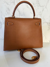 Load image into Gallery viewer, Authentic preowned Hermes Kelly 28 gold courchevel/epsom